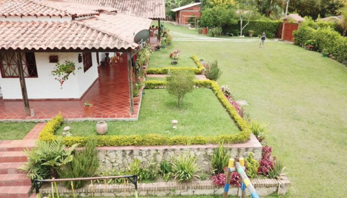 6 HOTEL CHINACOTA