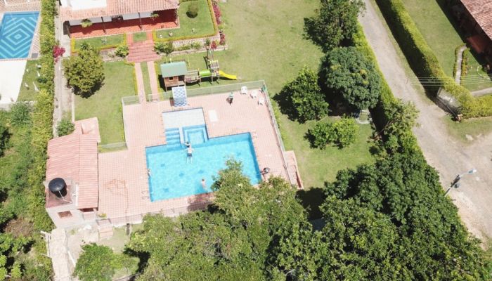 4 HOTEL CHINACOTA